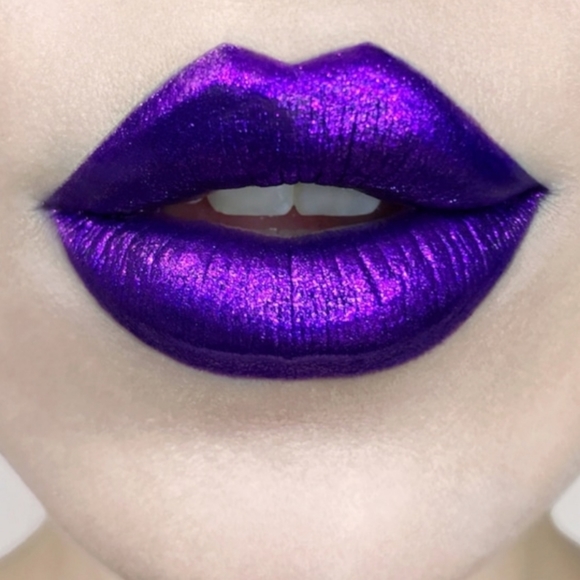 Kat Von D Other - 🆕️ KAT VON D Everlasting Glimmer Veil